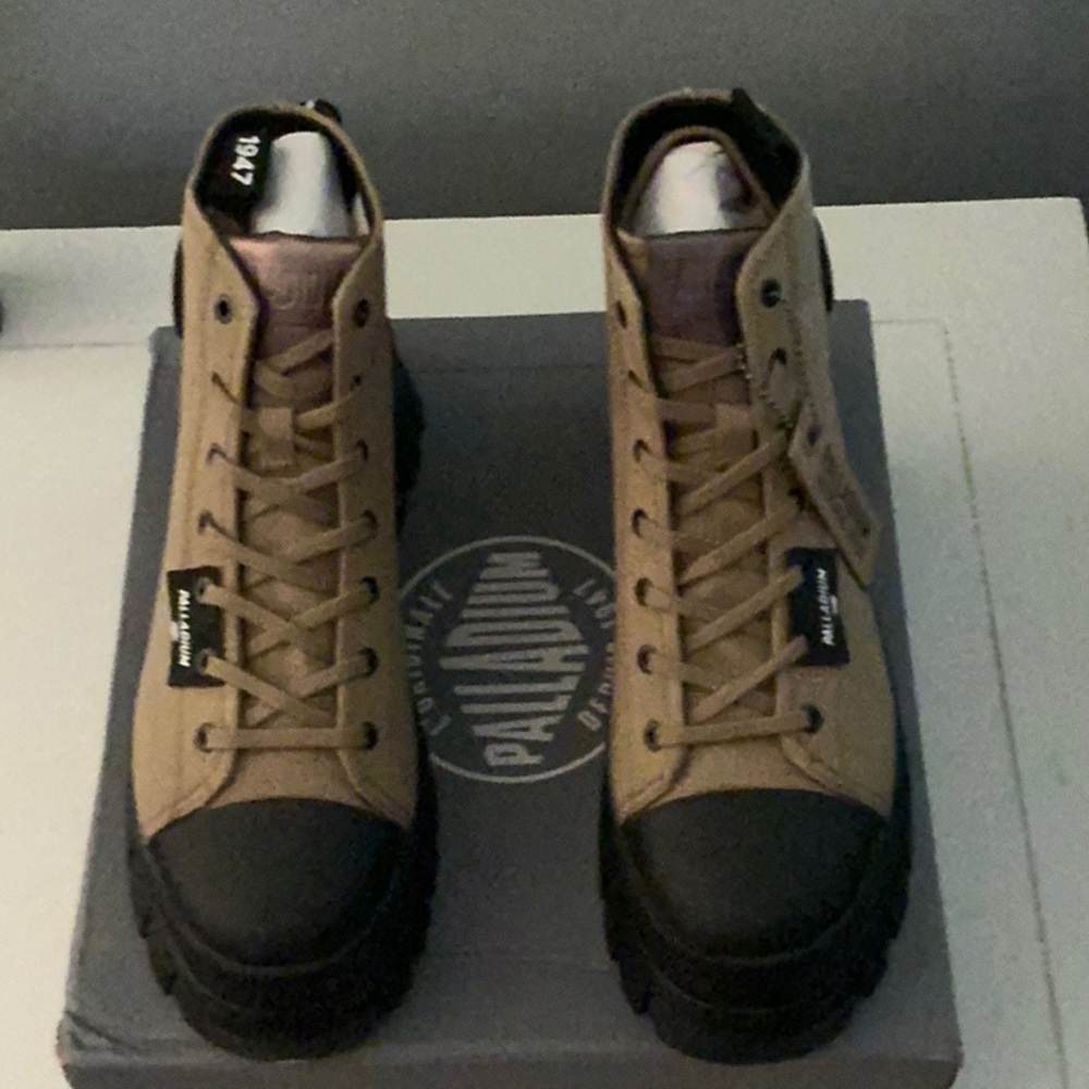 Palladium Women’s Revolt Hi Tx (olive)